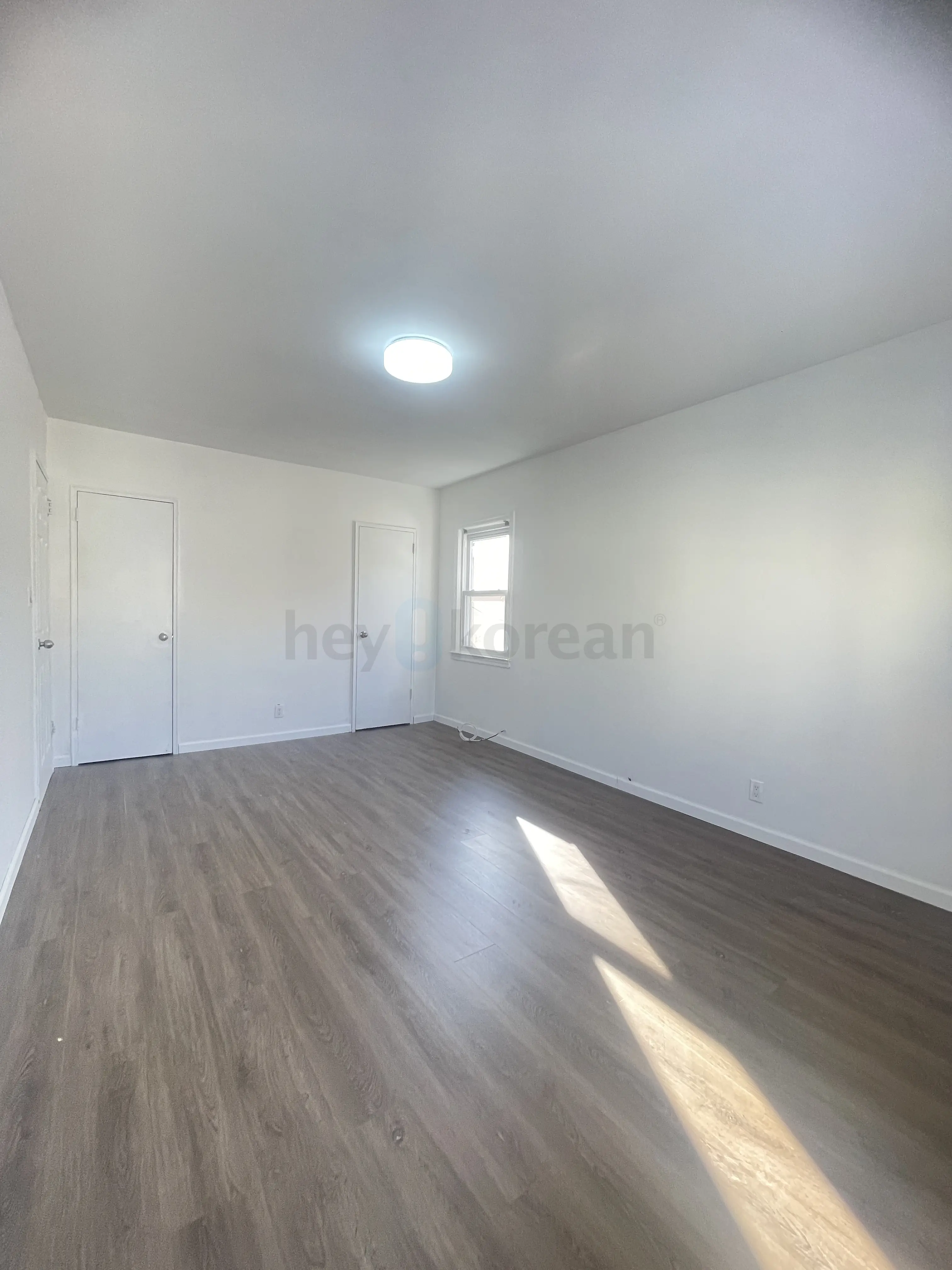 One bedroom Whitestone utilities are included