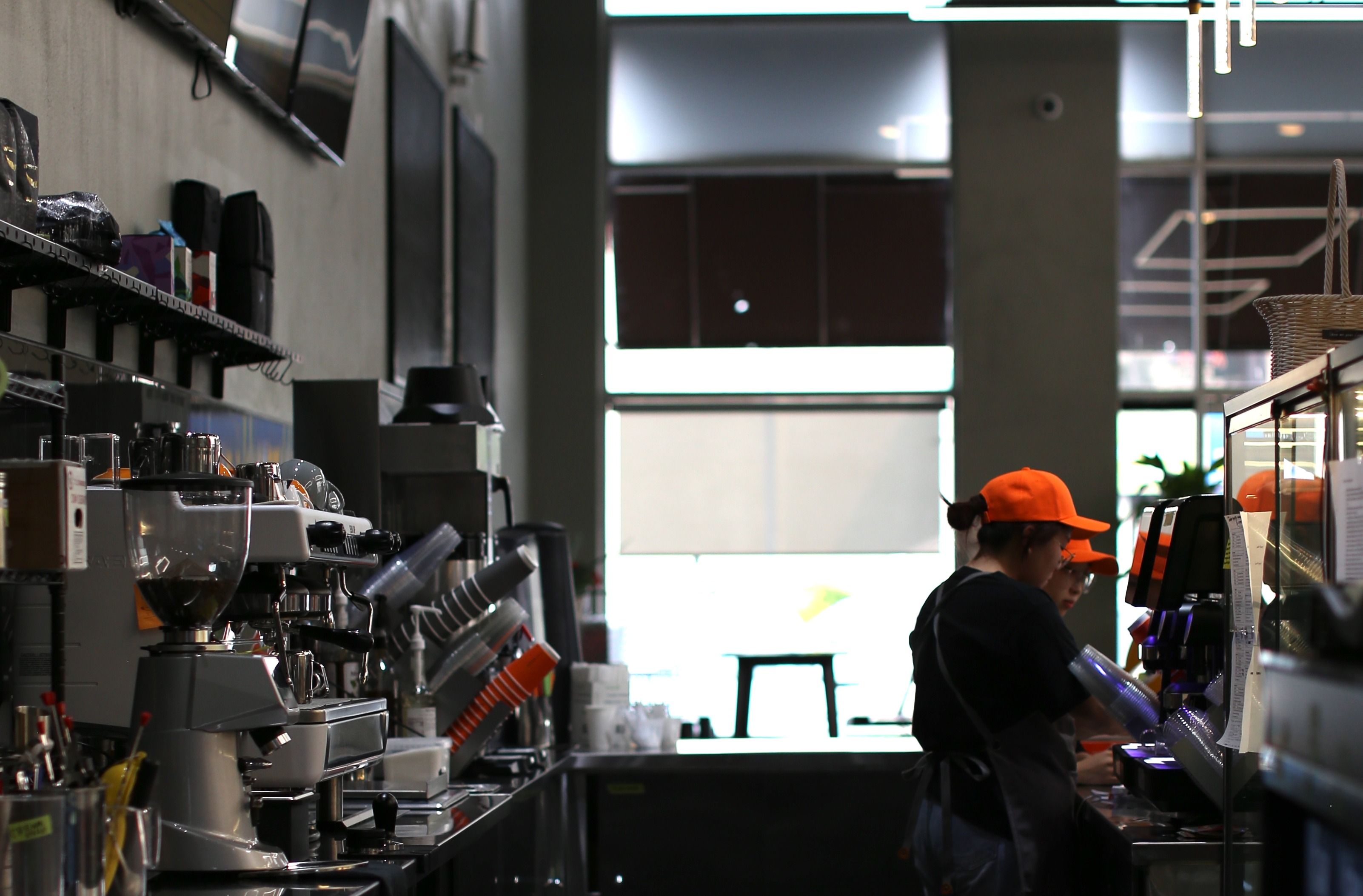 Cafe W에서 Parttime 으로 일하실 분