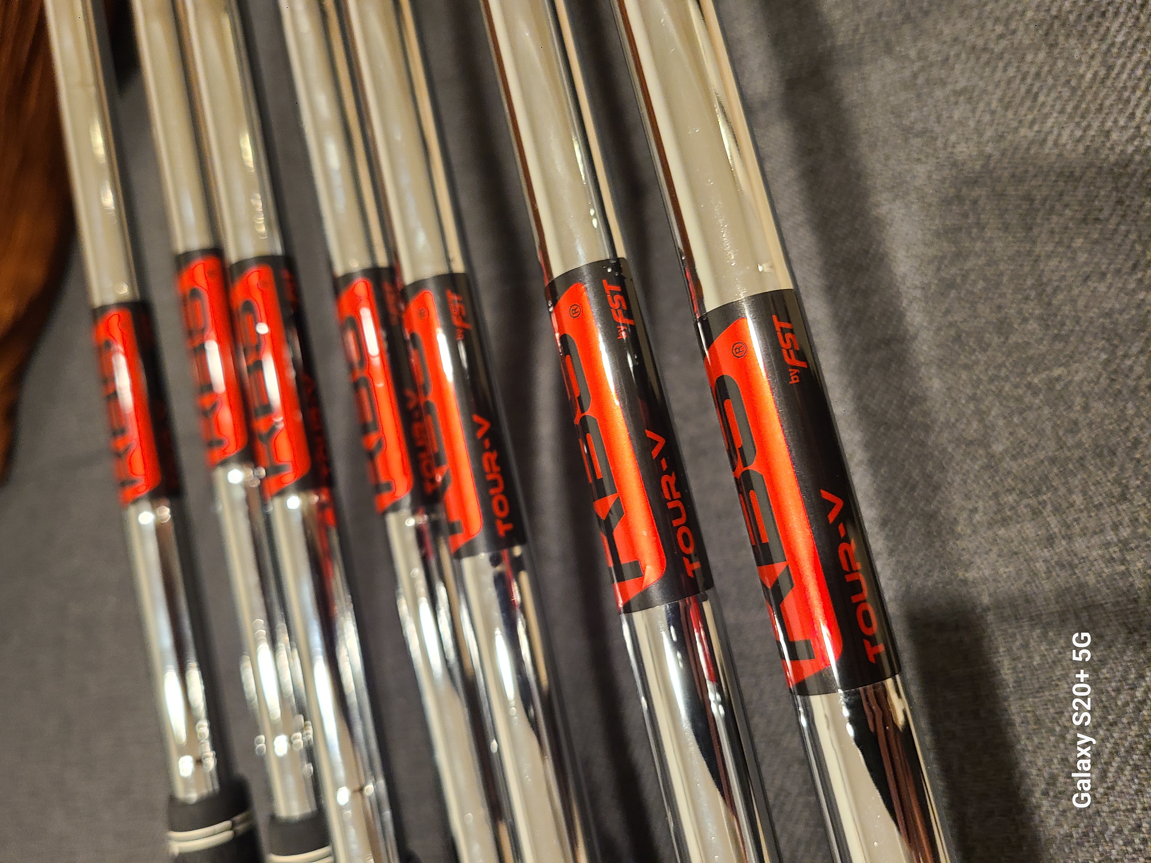 빨간 길 스릭슨 ZXI7 아이언 4-P KBS Tour V Shaft