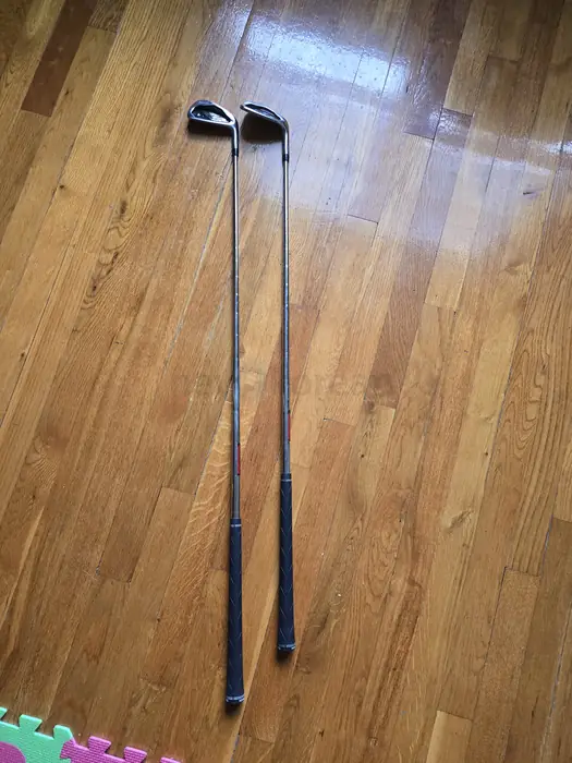 Mizuno JPX 825 G wedge and Iron 4같이 in Queens, NY