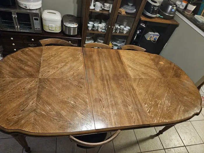 Dining Table in Bergen County, NJ