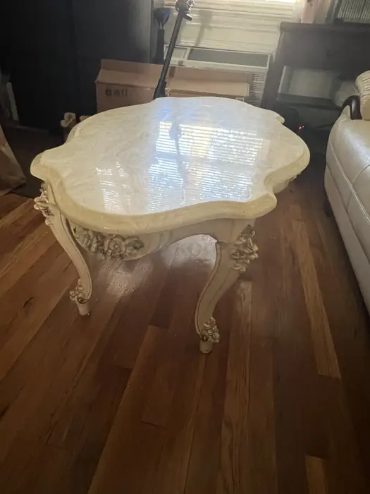 예쁜 앤틱 마블 커피 테이블 in Bergen County, NJ