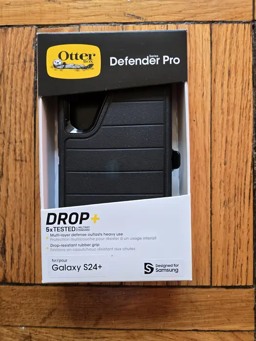 OTTERBOX Defender Pro for Samsung Galaxy S24+ ( Black ) in Queens, NY