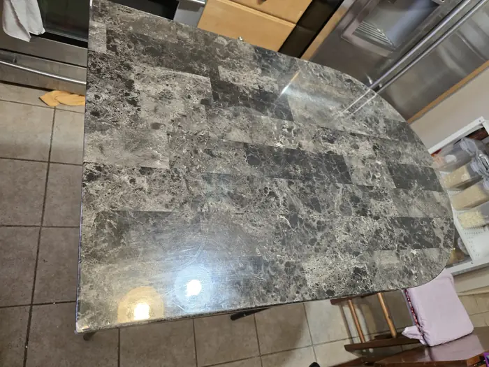 바 테이블(bar table) in Queens, NY