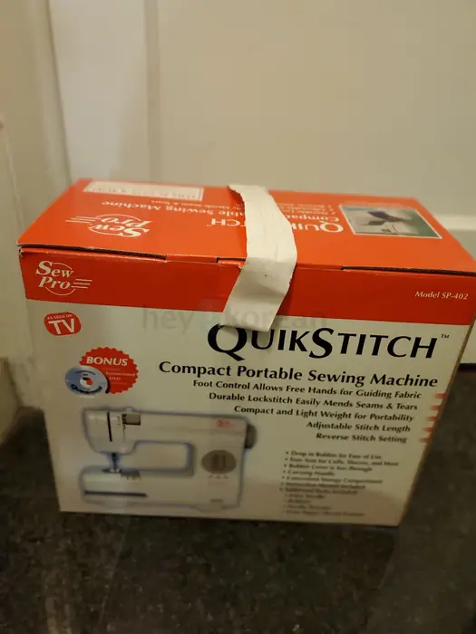 새제품) Compact portable sewing machine for Sale.