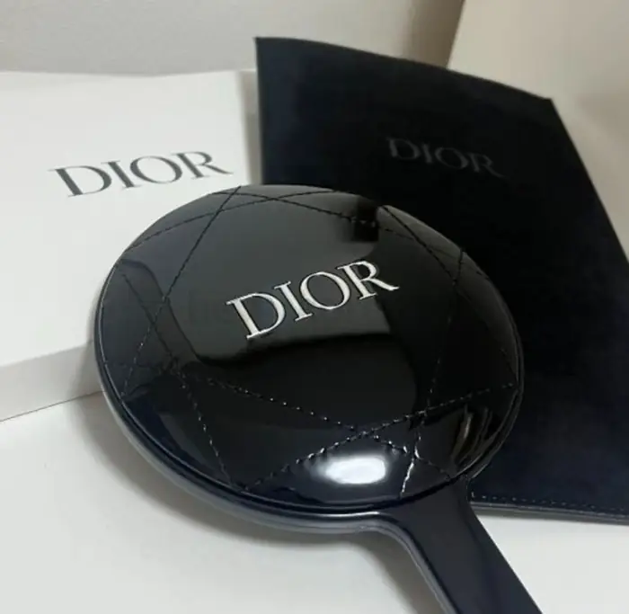 Dior 거울 in Bergen County, NJ