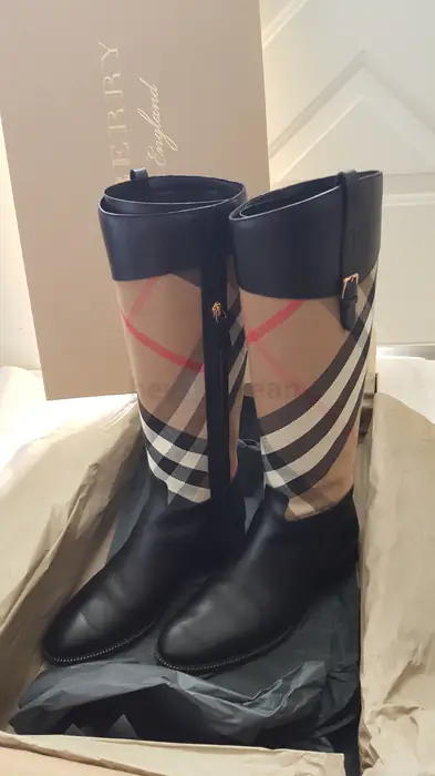Burberry Boots in Queens, NY