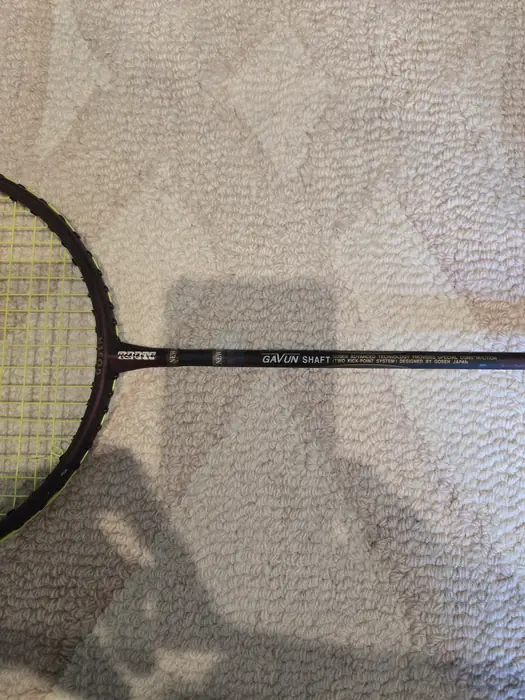 배드민턴 채 팝니다. Gosen Roots Gavun 5000 Titanium Badminton Racket