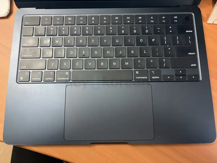 M2 Macbook Air 13 inch 256GB