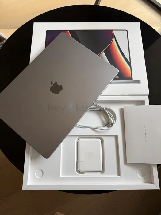 MacBook Pro 16" M1pro chip 맥북