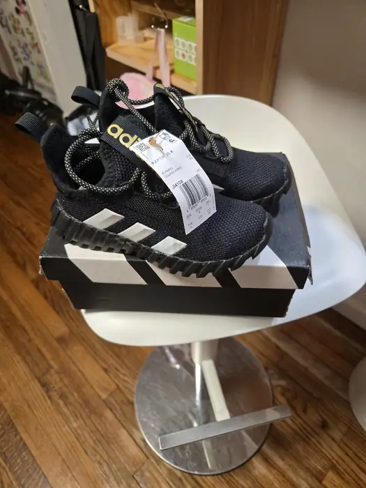 아이운동화 for Sale.