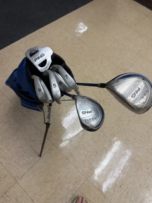 Kids ping golf club set in Bergen County, NJ