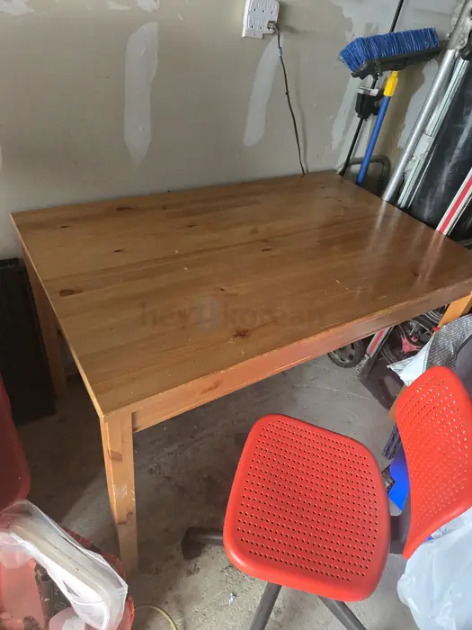 Ikea table 과 chair in Bergen County, NJ