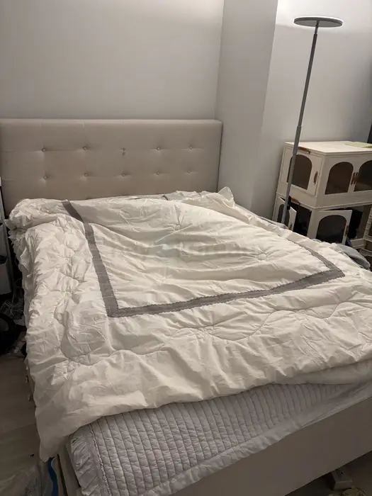 🛏️ 퀸사이즈 침대 무료나눔 (저지시티 Journal Square) in Bergen County, NJ