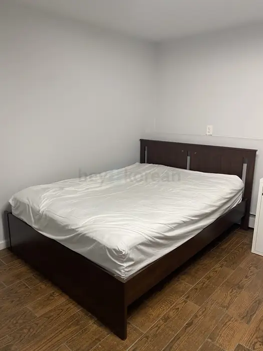 퀸 침대 (메트리스와 프레임) in Bergen County, NJ