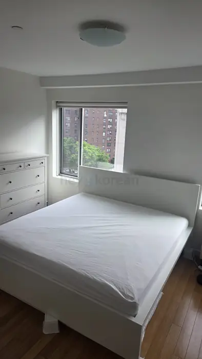 IKEA King 사이즈 침대 및 매트리스 in Manhattan, NY