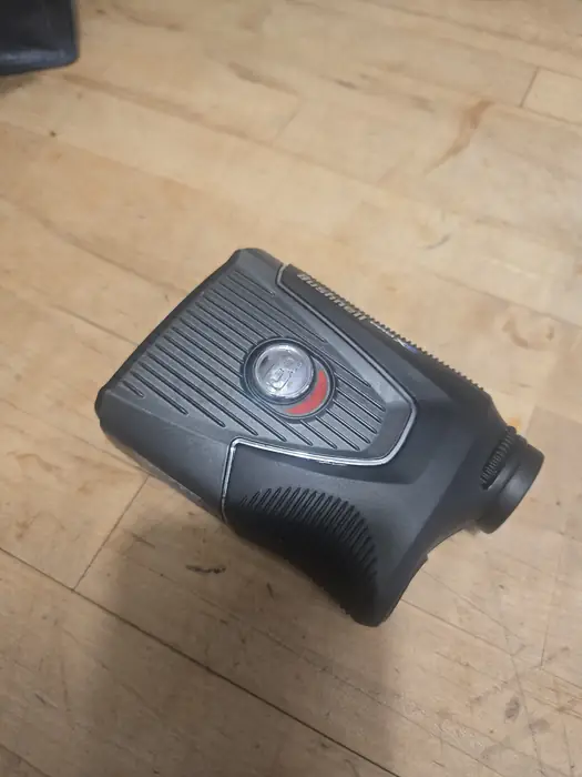 Bushnell pro XE RANGEFINDER  팝니다. in Queens, NY