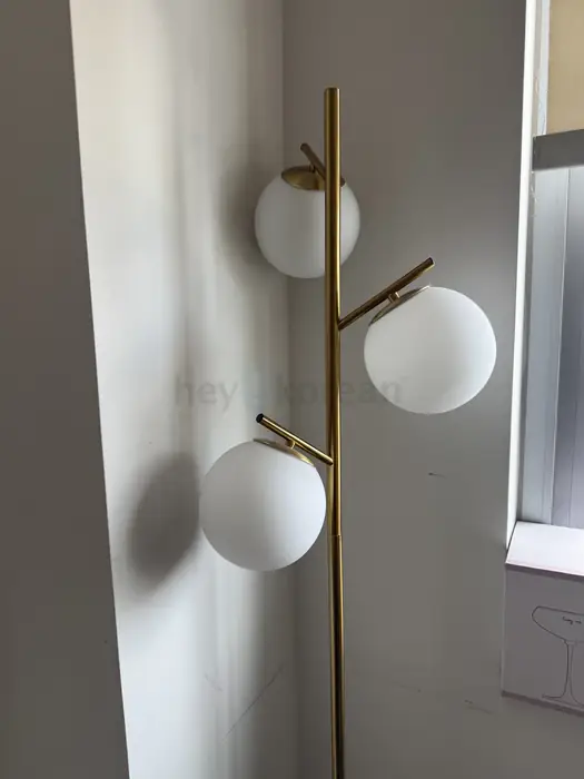 wayfair lamp stand - 골드 색상 in Manhattan, NY