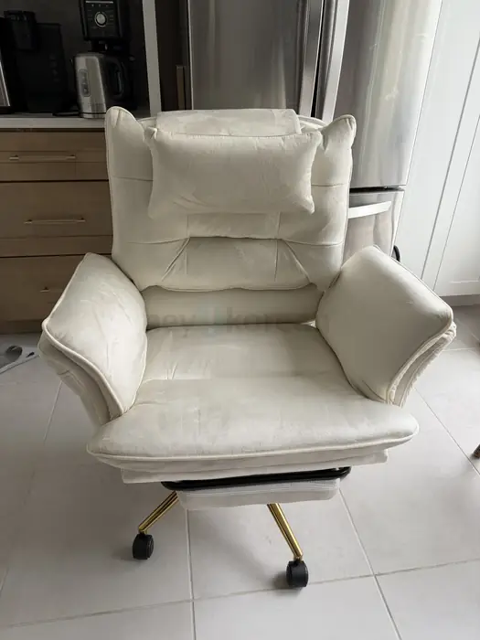 Oversized whitr velvet office chair in Bergen County, NJ