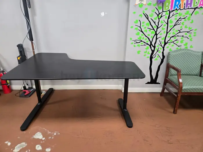 L-shape Office desk in Queens, NY