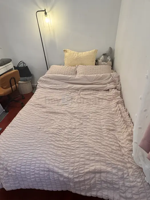 풀사이즈 메모리폼 매트리스와 높이조절 가능한 bed frame 팝니다 in Queens, NY
