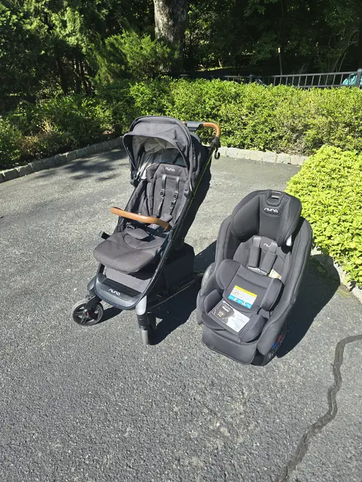 Nuna Car seat & Stroller in Bergen County, NJ