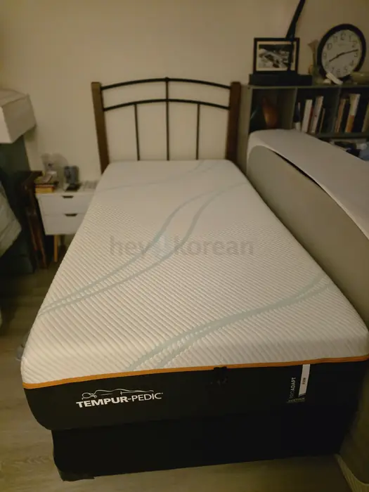싱글Bed for Sale.
