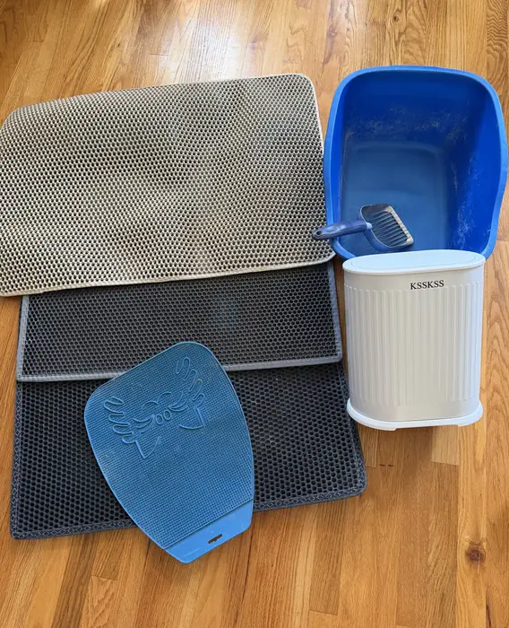 Cat litter mat 3개, Automatic feeder in Bergen County, NJ