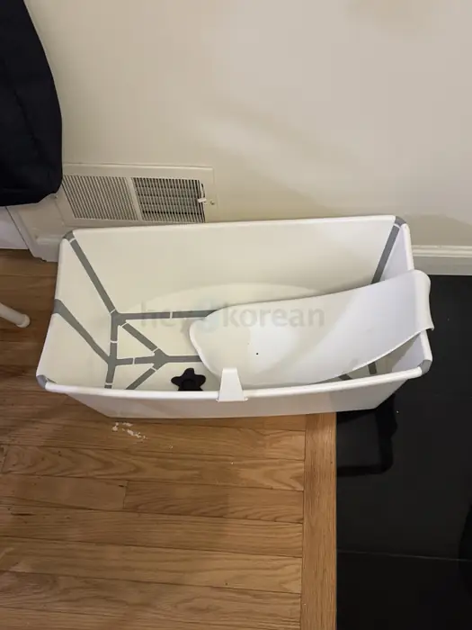신생아 / 유아 bathtub 욕조 받침대 in Queens, NY