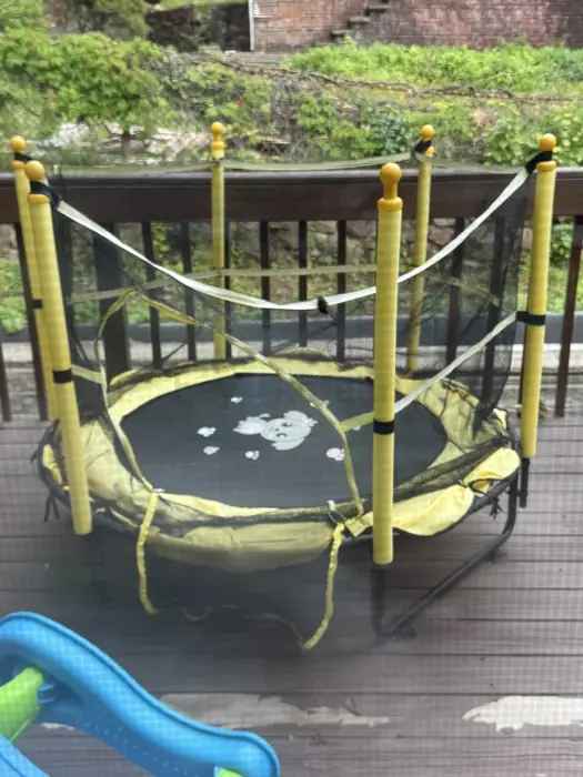 야외 trampoline in Bergen County, NJ