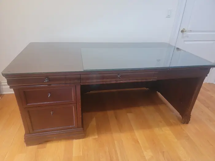 테이블 (Alpine NJ) / 무빙 세일 / 상태 좋음 in Bergen County, NJ