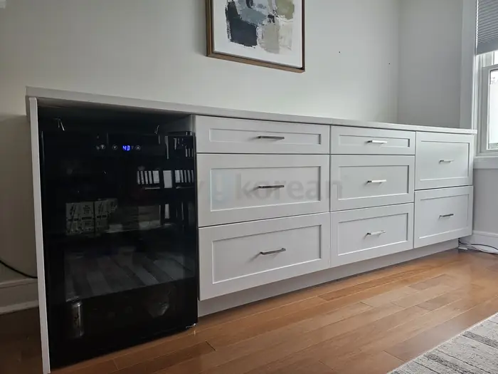 주방 또는 거실 보조 캐비넷과 와인쿨러, 바셑 식탁세트 in Bergen County, NJ