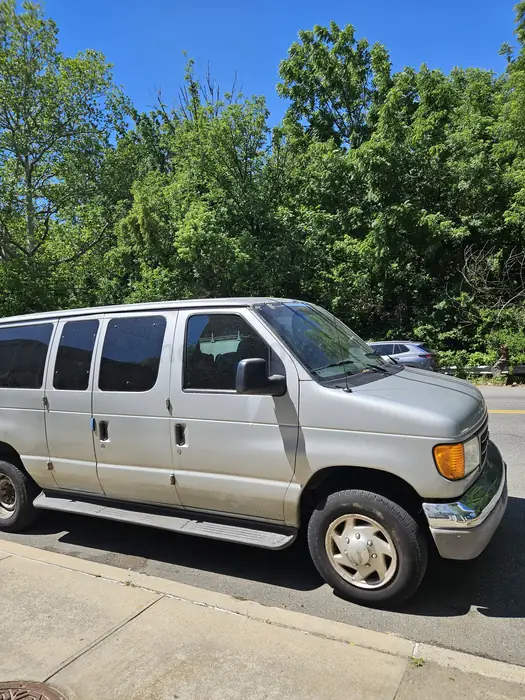 2006 FORD VAN in Queens, NY