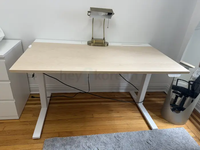 MITTZON 전동 높이조절 sit/stand 책상 (의자포함) in Manhattan, NY