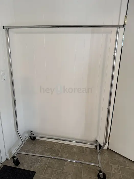 Clothing Rack in Bergen County, NJ