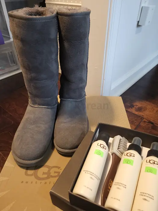 UGG Boots Size 6 + Brand New Care Kit Included in Bergen County, NJ