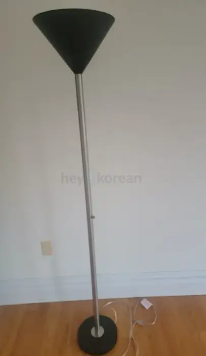 조명 램프 (Alpine NJ) / 무빙 세일 / 상태 좋음 in Bergen County, NJ