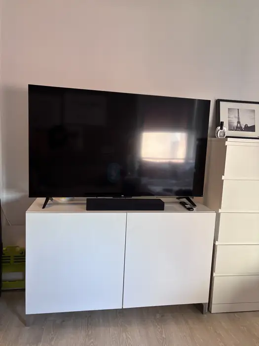 TV + TV 장 in Manhattan, NY