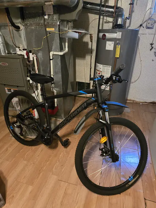 자전거. Rockrider ST520 mountain bike 27.5" in Bergen County, NJ