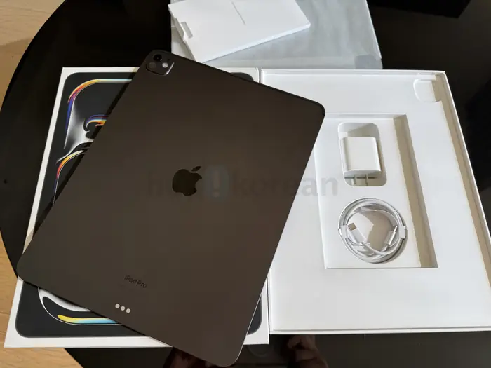 iPad Pro 13" M4 512GB & M4 Magic Keyboard아이패드