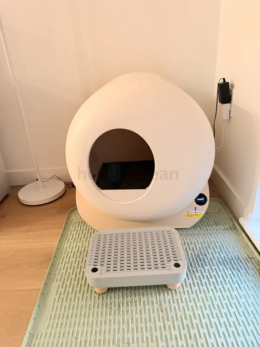 FurryTail Self Cleaning Litter Box with APP - Automatic Cat Litter Box for All Your Cats, Odor Control, Spacious Interior and Large Wastes Bin Capacit in Bergen County, NJ