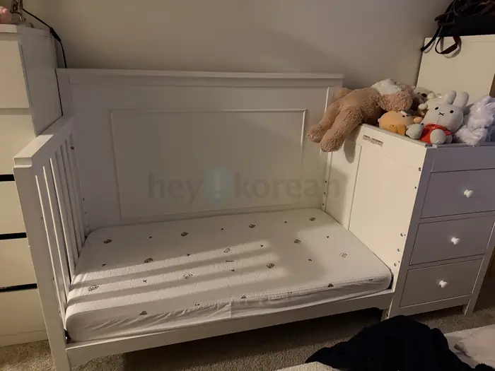 기저귀갈이대 겸용 4-in-1 crib 유아침대 매트리스 포함 in Bergen County, NJ