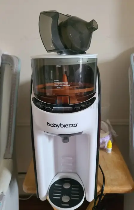 Babybrezza 베이비브레짜 분유포트 판매 합니다.