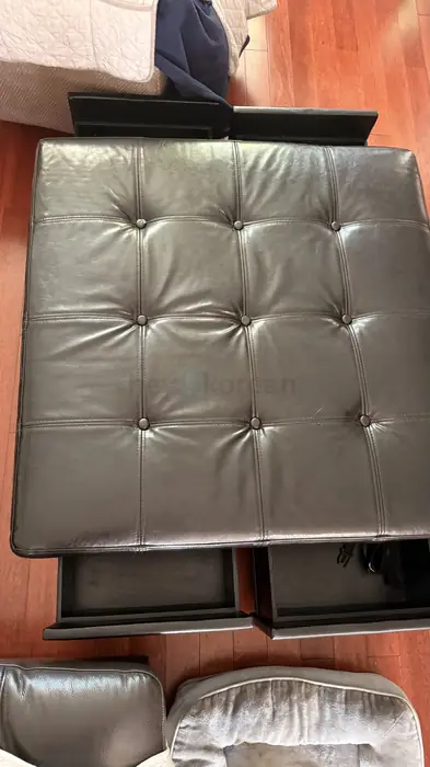 서랍형 오토만 (Storage Ottoman)