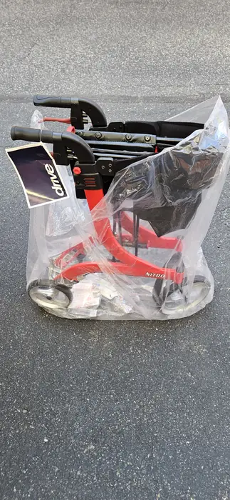 (NEW) Drive Medical RTL10266 Nitro Euro-Style 4-Wheel Rollator Walker With Seat (드라이브 메디컬 니트로 4륜 보행 보조기) in Bergen County, NJ