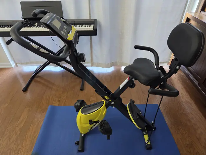 Pooboo Foldable Exercise Bike - Like New - w/ Twist Disc & Resistance band