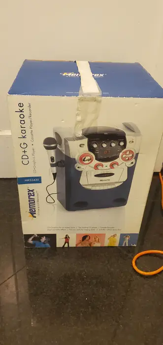 새제품)Memorex CD+G Karaoke System 노래방 기계 for Sale.