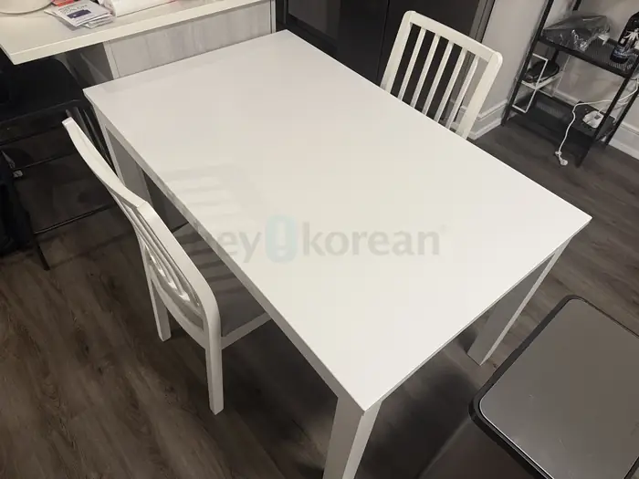 연장 가능 식탁세트 (Chair 2개) 판매합니다