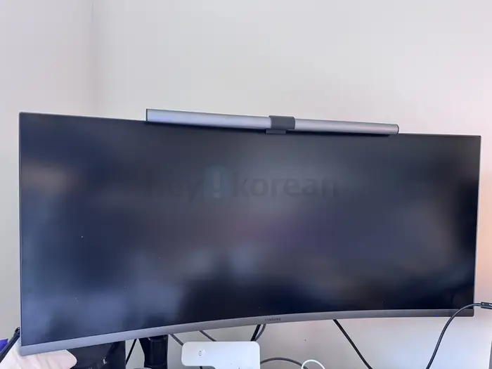 삼성 커브드 모니터 새것 같아요