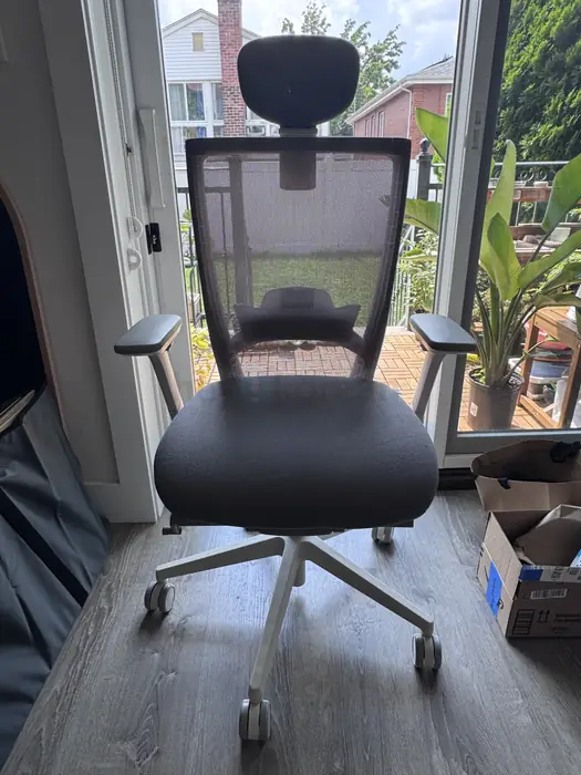 Sidiz T50 유명한 한국 Chair 새것 같아요